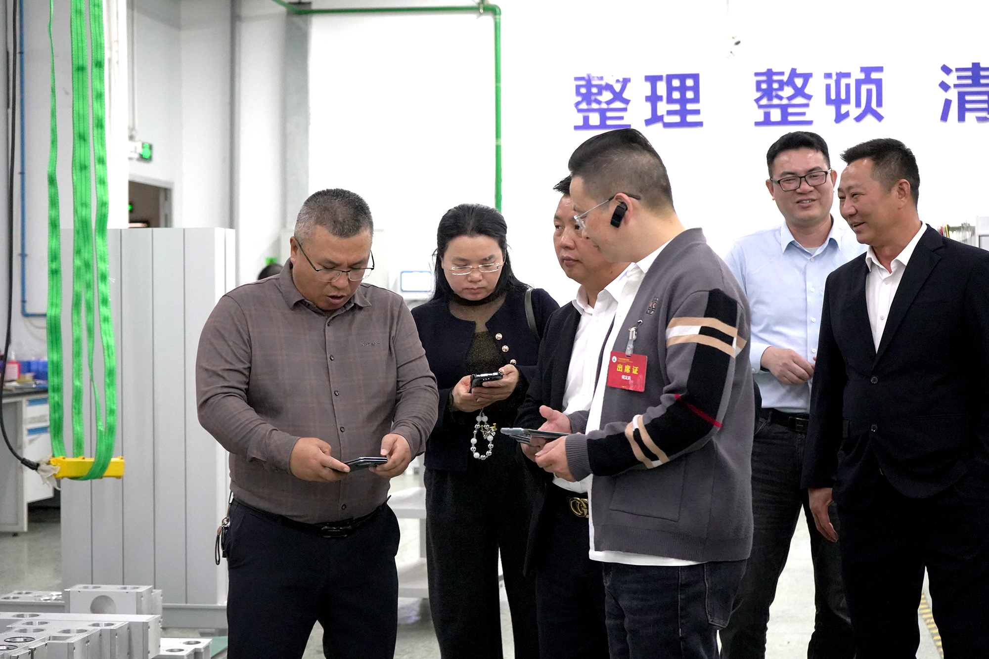 貴州銅仁商會(huì)考察團(tuán)到訪貝騰科技，共商合作發(fā)展新機(jī)遇。